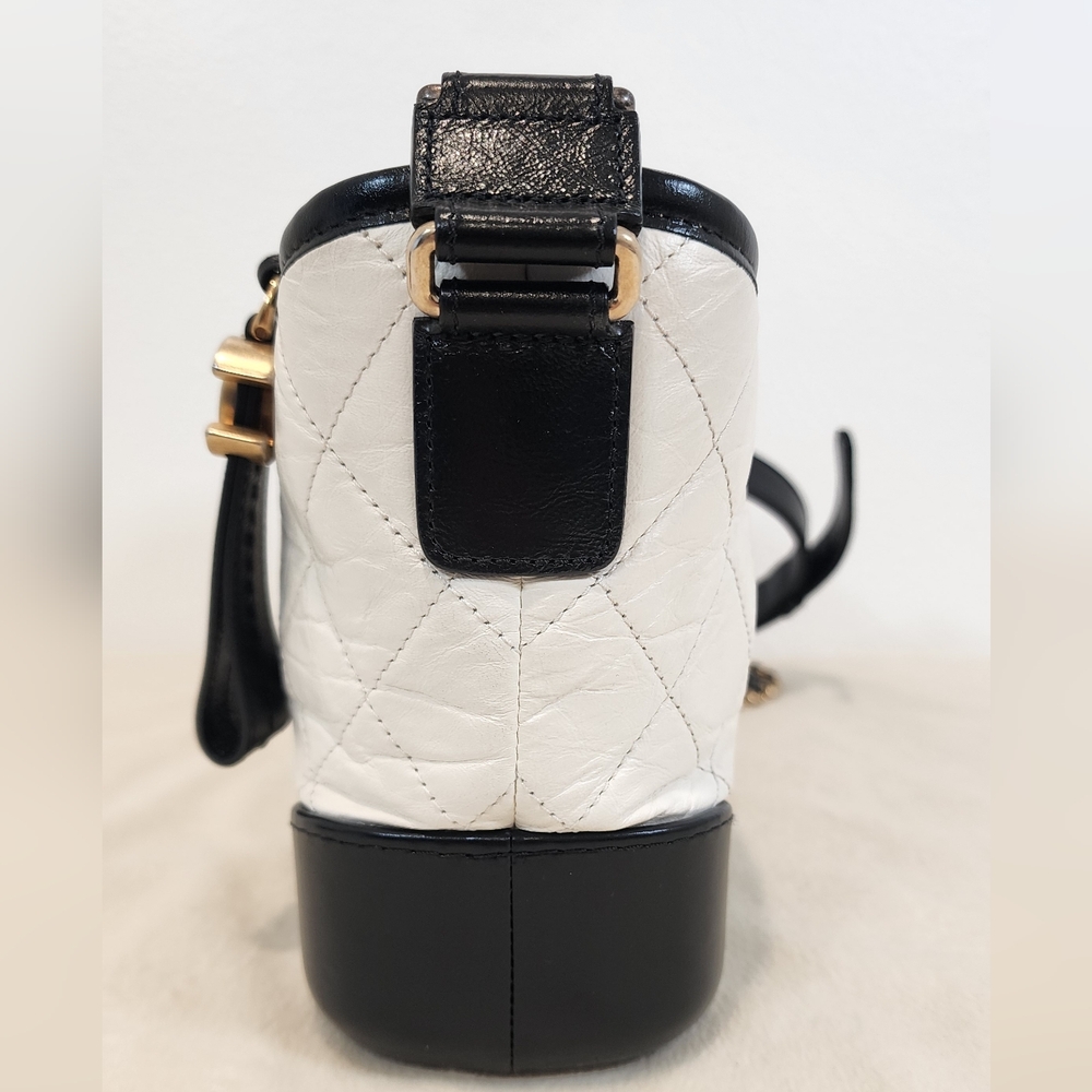 Chanel 1991 Small Gabrielle 2 Toned Double Chain Crossbody.Aged Calfskin Leather - Picture 4 of 16